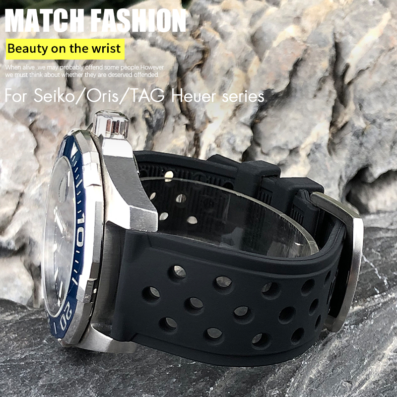 Cinturino in Silicone da 22mm  - Seiko Watch 5 Sports recensione e prezzo